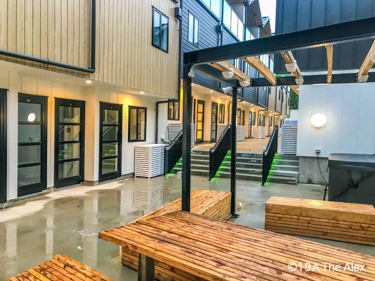 Modern 2-Bedroom Apartment 7-Mins Walk To Квинстаун Экстерьер фото